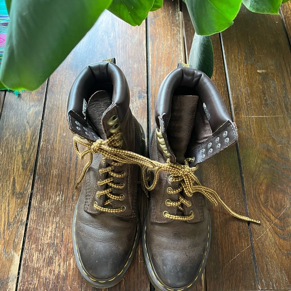 Brown Leather Dr. Martins - Picture 7 of 7